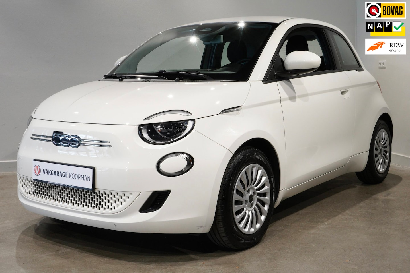Fiat 500 - Action 24 kWh SOH 95%|Uconnect|Cruise - AutoWereld.nl