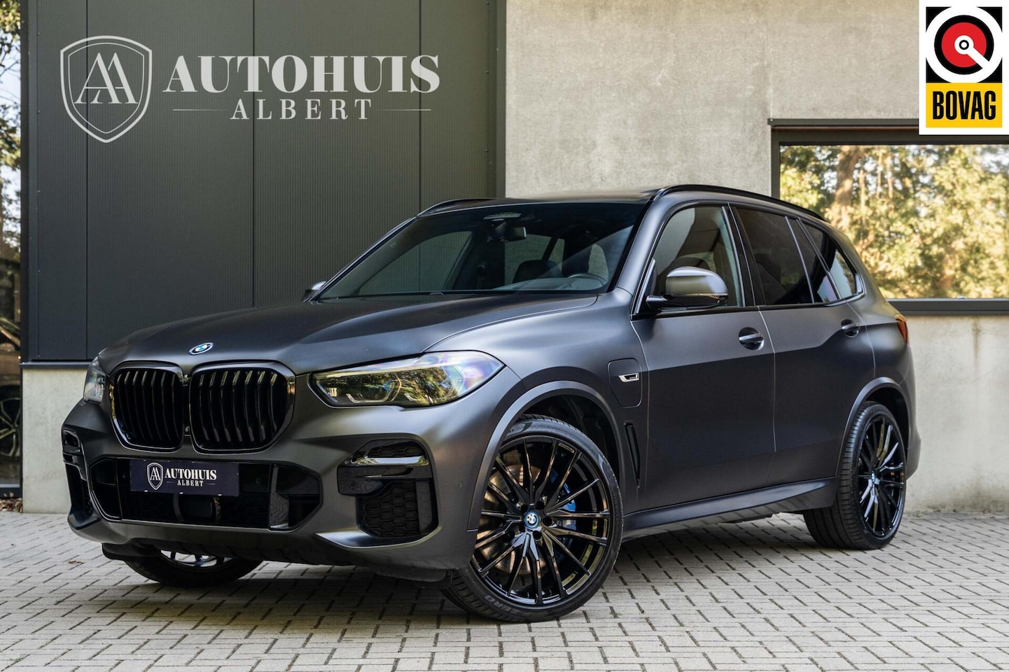 BMW X5 - xDrive45e M-Sport Pano Softclose M-Seats Massage 22" - AutoWereld.nl