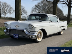 Cadillac De Ville - Sedan