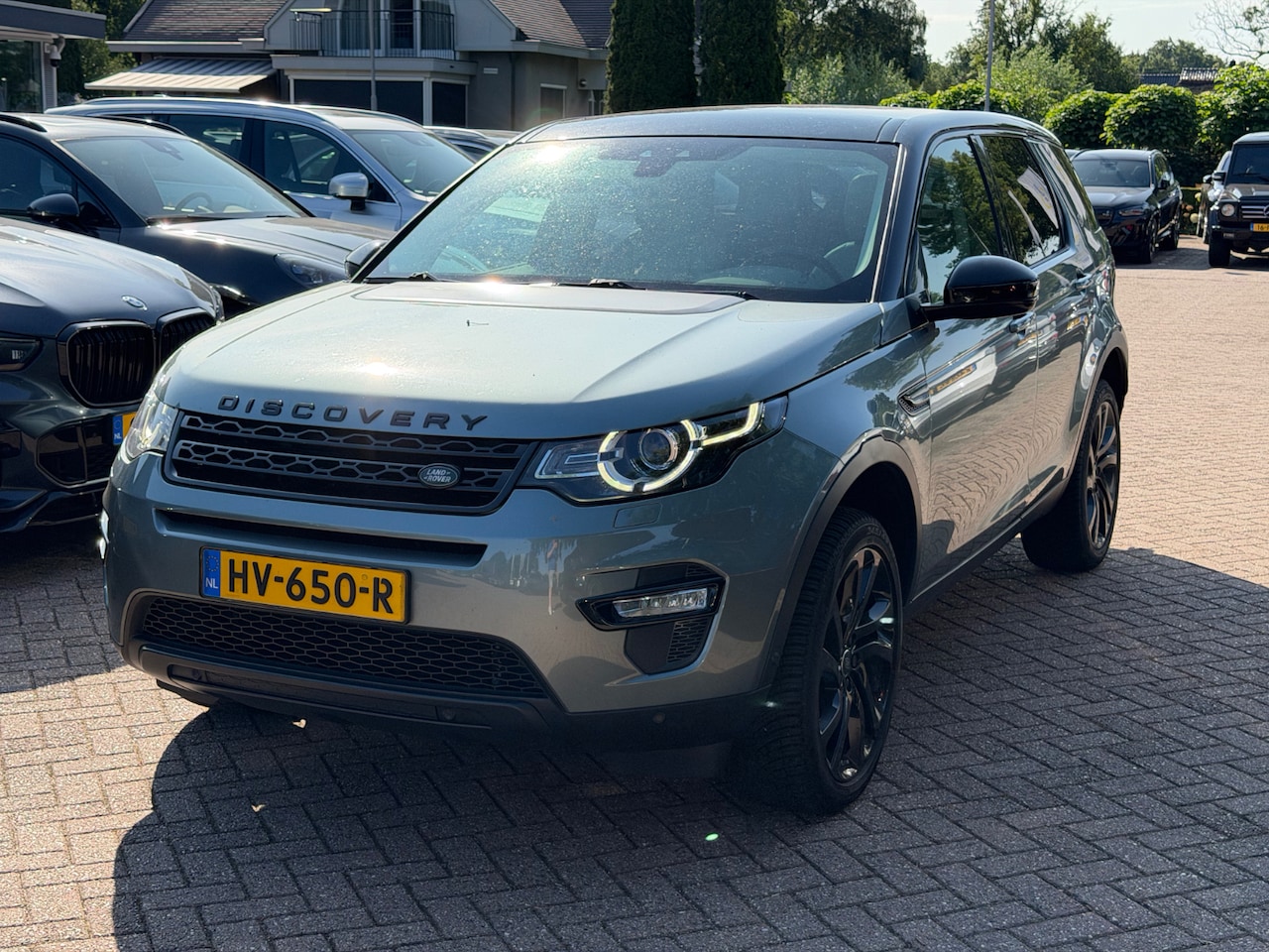Land Rover Discovery Sport - 2.0 TD4 HSE Luxury / Panoramadak / Camera / Leder / Navigatie / 20'' / Stoel+Stuurverwarmi - AutoWereld.nl