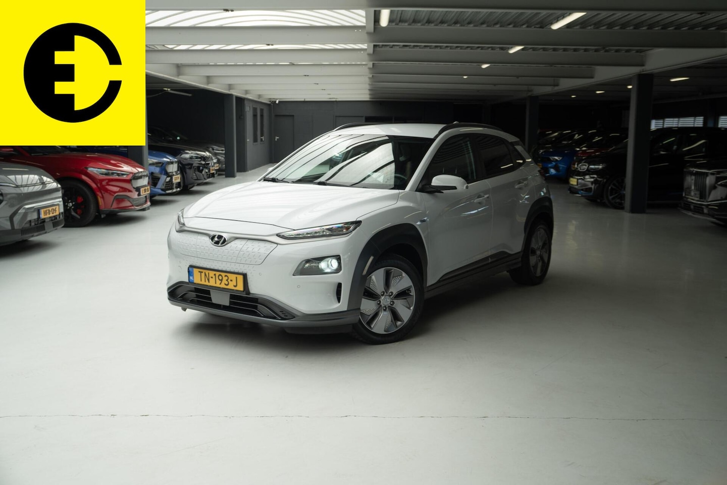 Hyundai Kona Electric - EV Premium 64 kWh | Leer | Incl. BTW - AutoWereld.nl