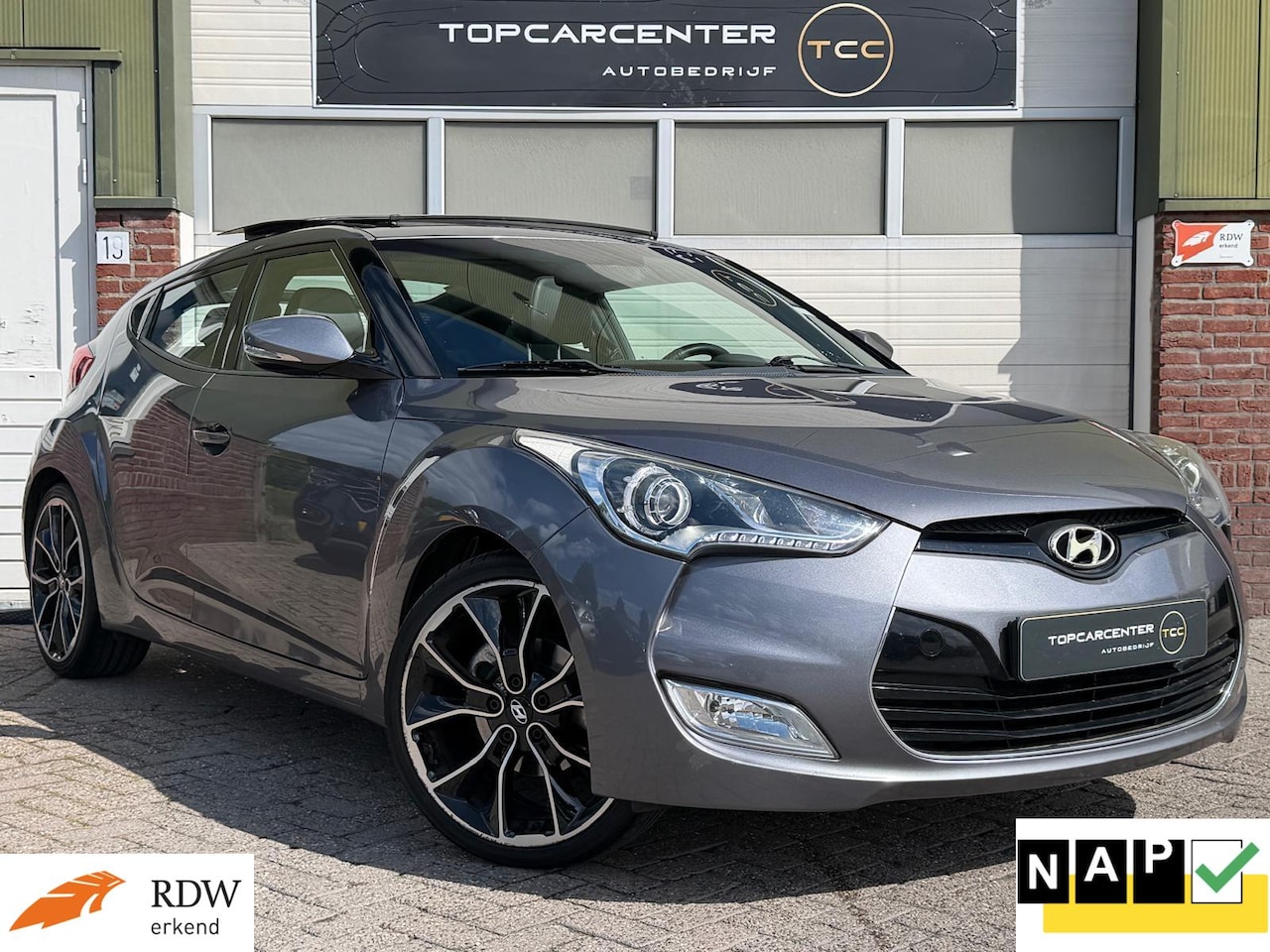 Hyundai Veloster - 1.6 GDI/AIRCO/PANO/CAMERA/PARKS/APK/NAP - AutoWereld.nl