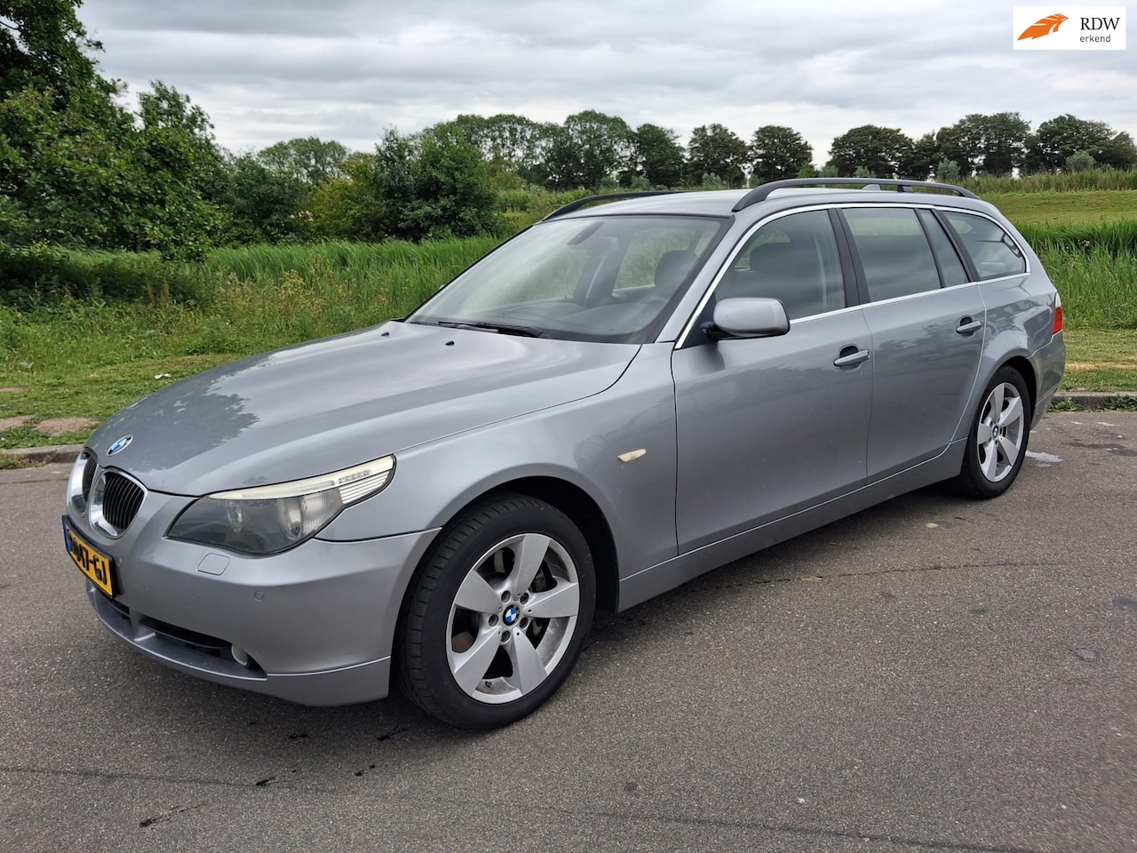 BMW 5-serie Touring - 530xi APK Gekeurd Zeer nette staat AIRCO ALF. TREKHAAK - AutoWereld.nl