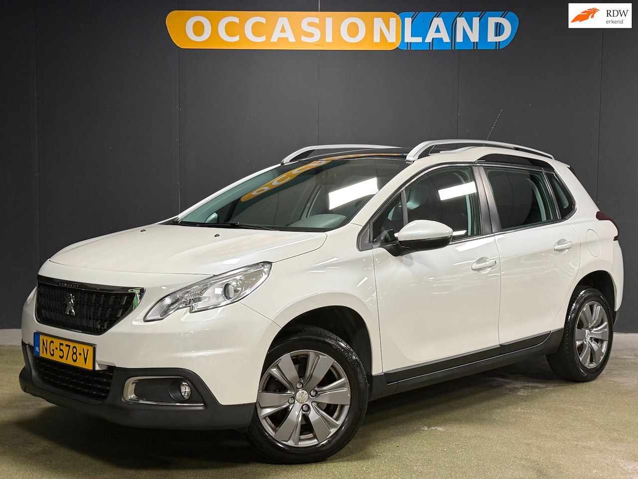 Peugeot 2008 - 1.2 PureTech Blue Lion|PANO|TREKHAAK|CRUISE|AIRCO|SFEER|CARPLAY|BLUETOOTH|NAVI|16INCH| - AutoWereld.nl