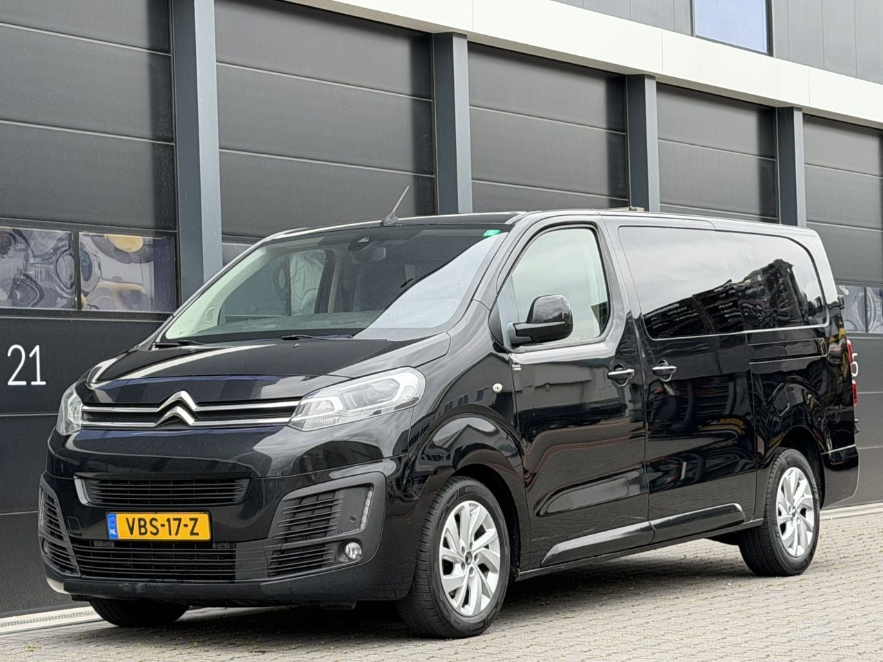 Citroën Jumpy - 2.0 BlueHDI Automaat Camera DC 6-PERS - AutoWereld.nl