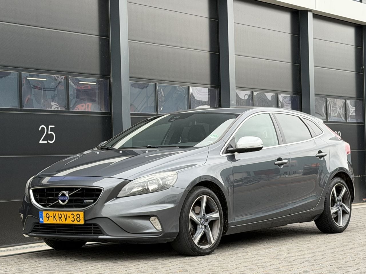 Volvo V40 - V-40 1.6 D2 R-Design - AutoWereld.nl