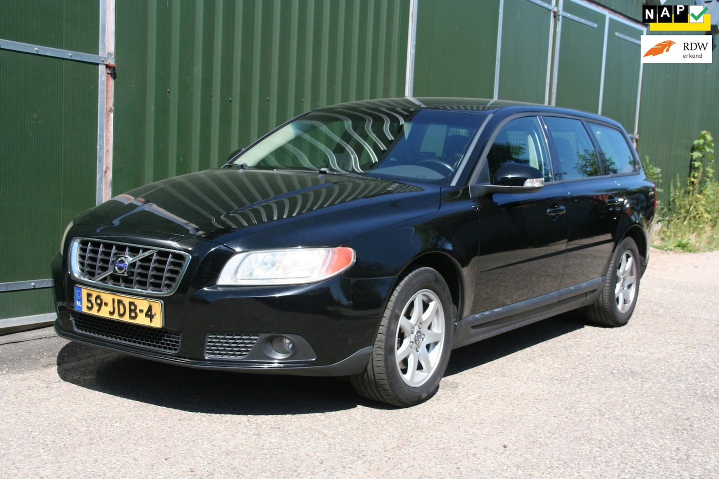 Volvo V70 - 2.0D Momentum 2.0D MOMENTUM,, LEER, AIRCO, NAVIGATIE, TREKHAAK, APK 2027 - AutoWereld.nl