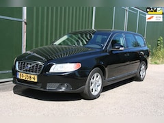 Volvo V70 - 2.0D MOMENTUM, , LEER, AIRCO, NAVIGATIE, TREKHAAK, APK 2027