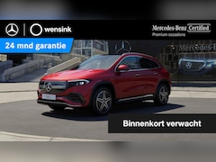 Mercedes-Benz EQA - 250 AMG Line 67 kWh | Panoramadak | Trekhaak | Stoelverwarming | Sfeerverlichting | Parkee