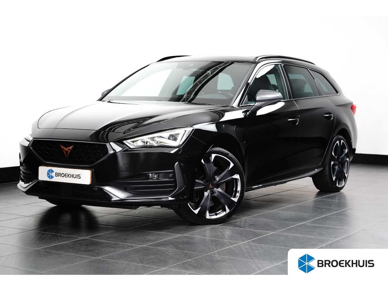 CUPRA Leon Sportstourer - 1.4 e-Hybrid VZ Adrenaline | Schuif/kantel dak | Stoel- Stuurverwarming | Dodehoek Detecti - AutoWereld.nl