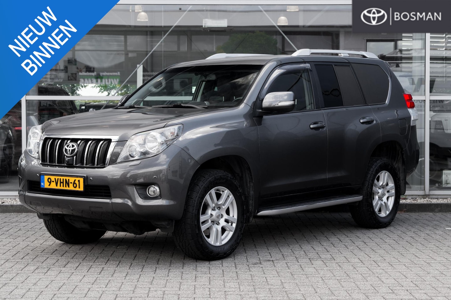 Toyota Land Cruiser - 3.0 D-4D SX Window Van MOTOR VOLLEDIG GEREVISEERD - AutoWereld.nl