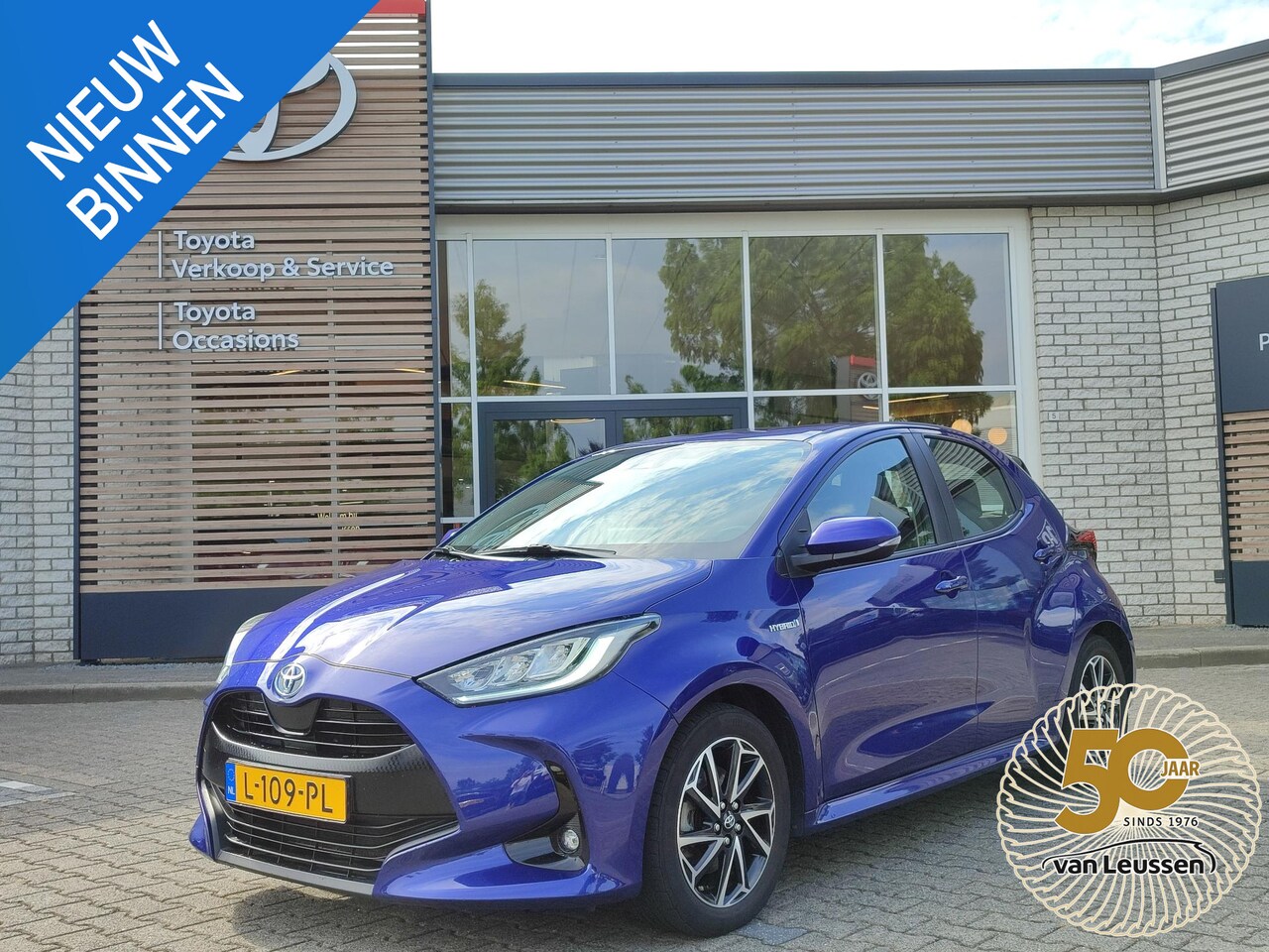 Toyota Yaris - 1.5 Hybrid DYNAMIC NL-AUTO APPLE/ANDROID LED KEYLESS 16'' LM-VELGEN CAMERA AD-CRUISE - AutoWereld.nl