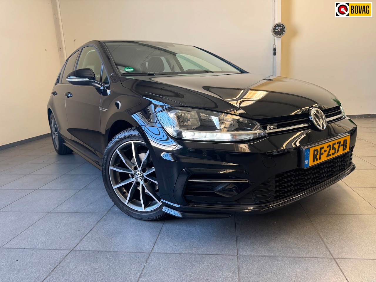 Volkswagen Golf - 1.0 TSI 110pk R-Line Highline Business /Carplay/cruise/navi/stoelverw - AutoWereld.nl