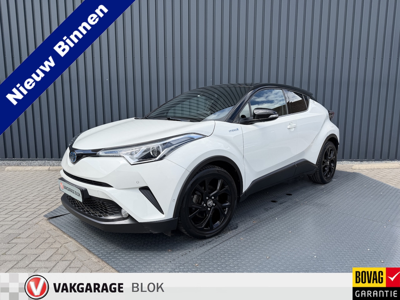 Toyota C-HR - 1.8 Hybrid Bi-Tone | Dealer onderhouden | Afnm. TREKHAAK | Rijklaar!! - AutoWereld.nl
