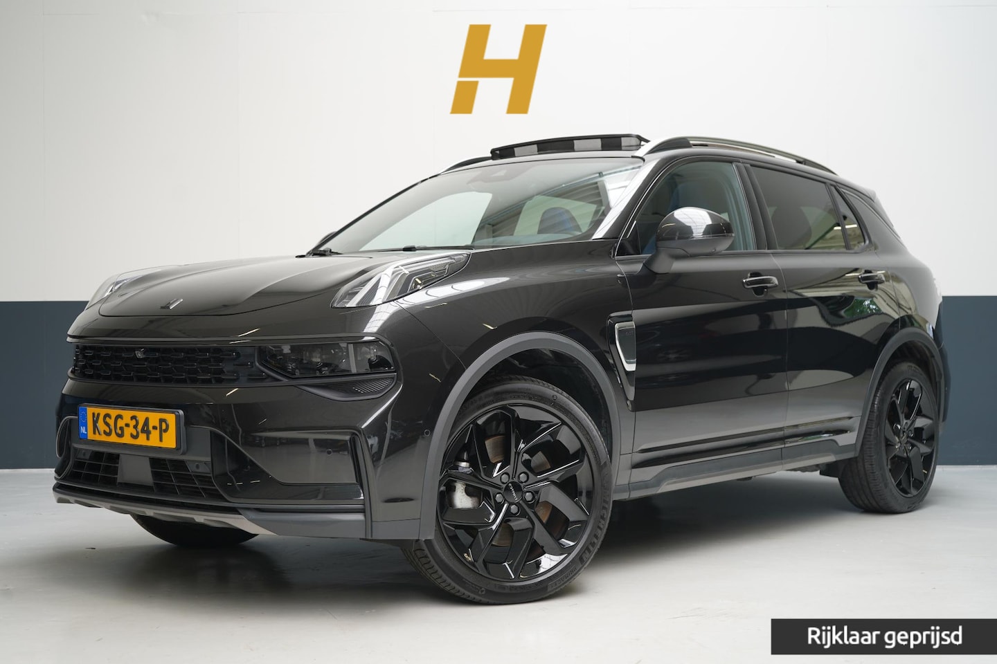 Lynk & Co 01 - 1.5 | Zwart optiek | Panoramadak | Camera | Navigatie | Memory | Lm velgen - AutoWereld.nl