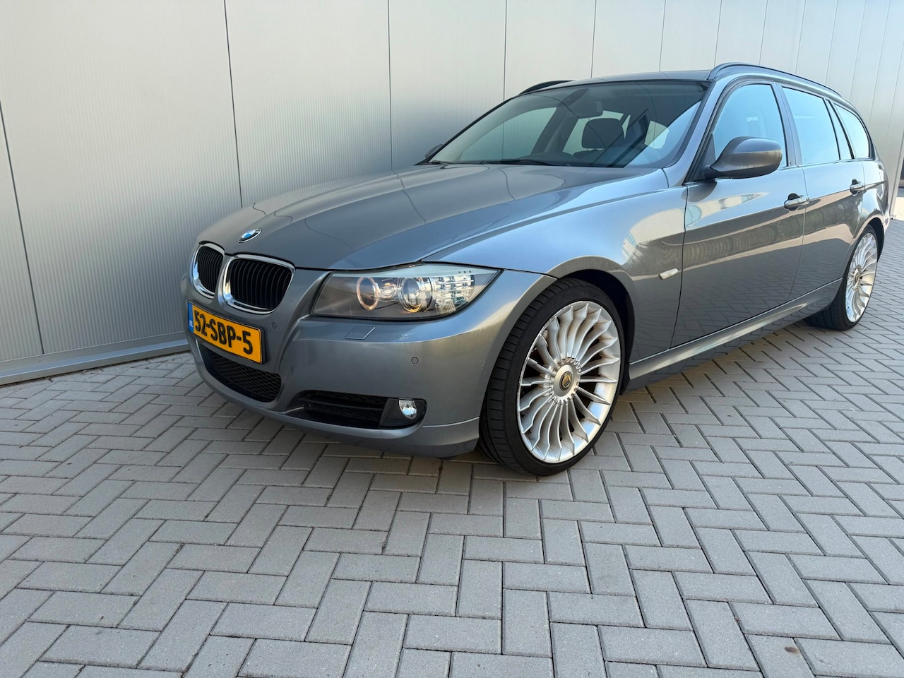 BMW 3-serie Touring - 318i High Executive 318i High Executive - AutoWereld.nl