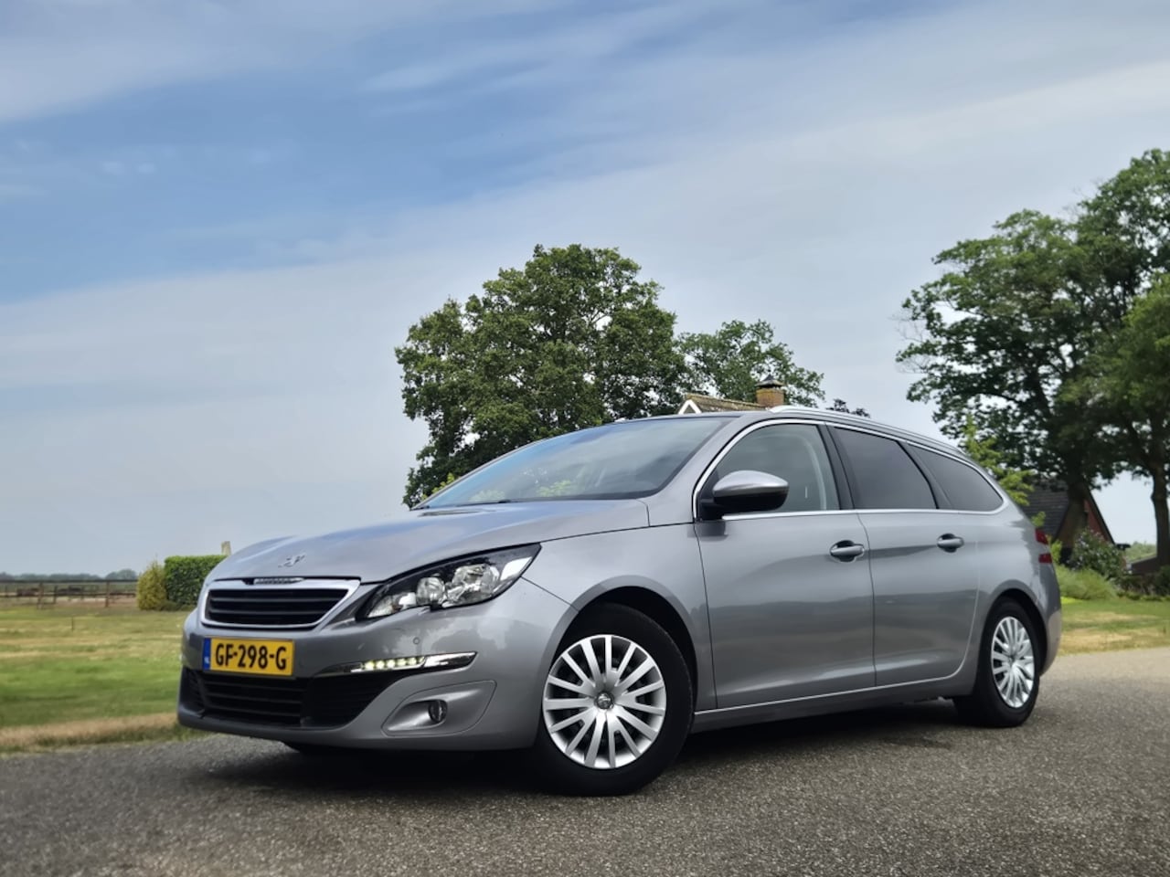 Peugeot 308 SW - 1.6 BlueHDI + 4x Alu Felgen - AutoWereld.nl