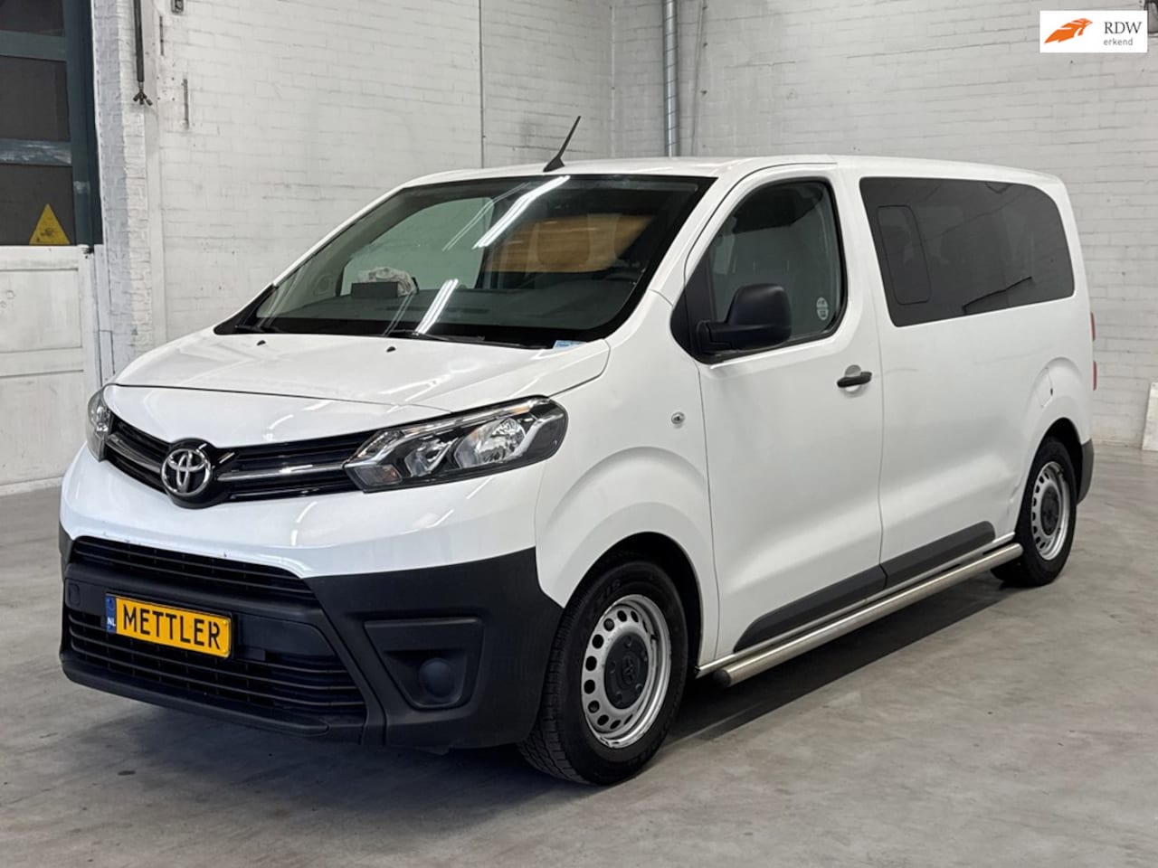 Toyota ProAce Shuttle - 1.5 D-4D Cool Comfort Medium | 9 Persoons | Cruise control | Airco - AutoWereld.nl