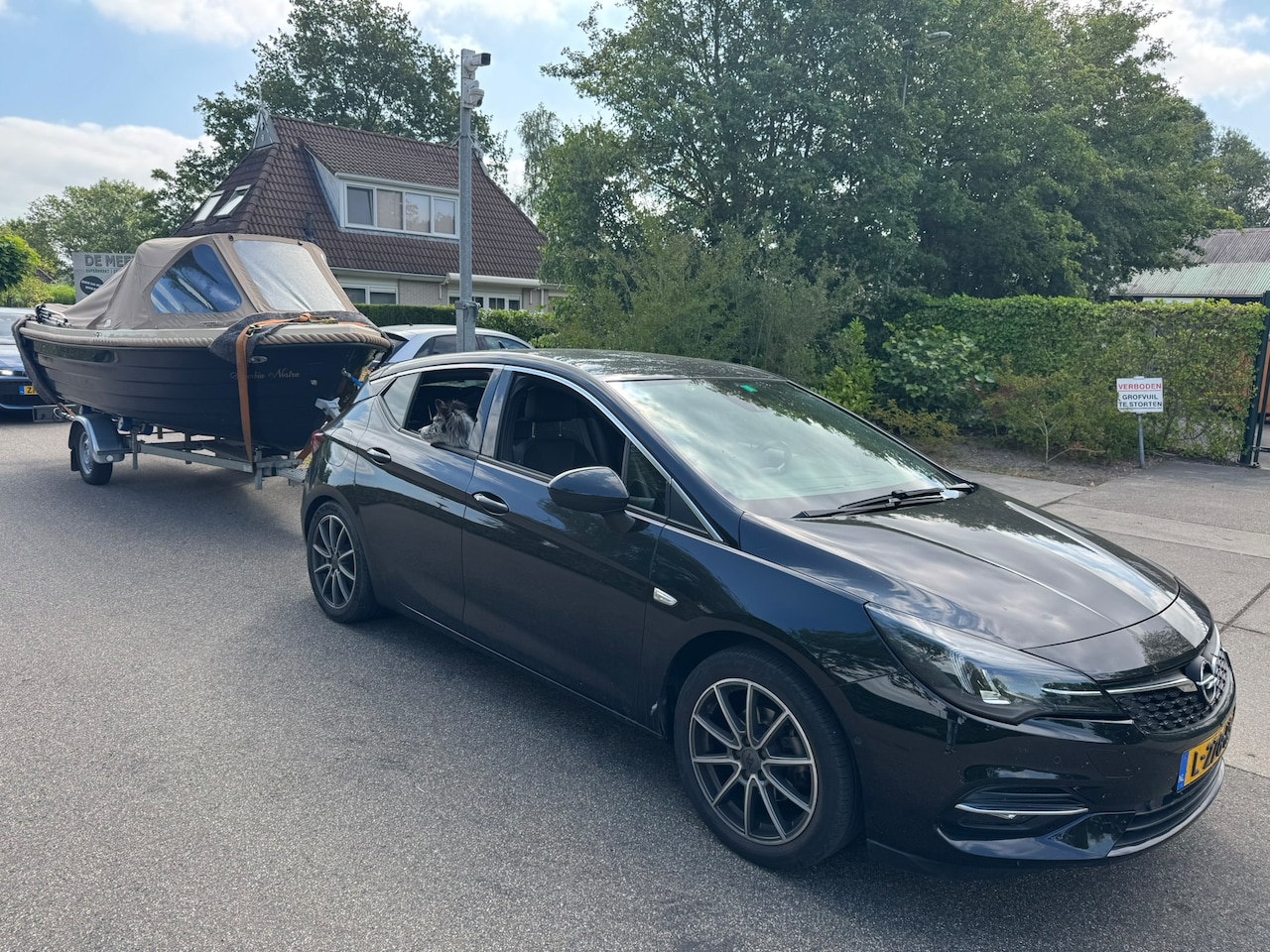 Opel Astra - 1.2 Business Elegance - AutoWereld.nl