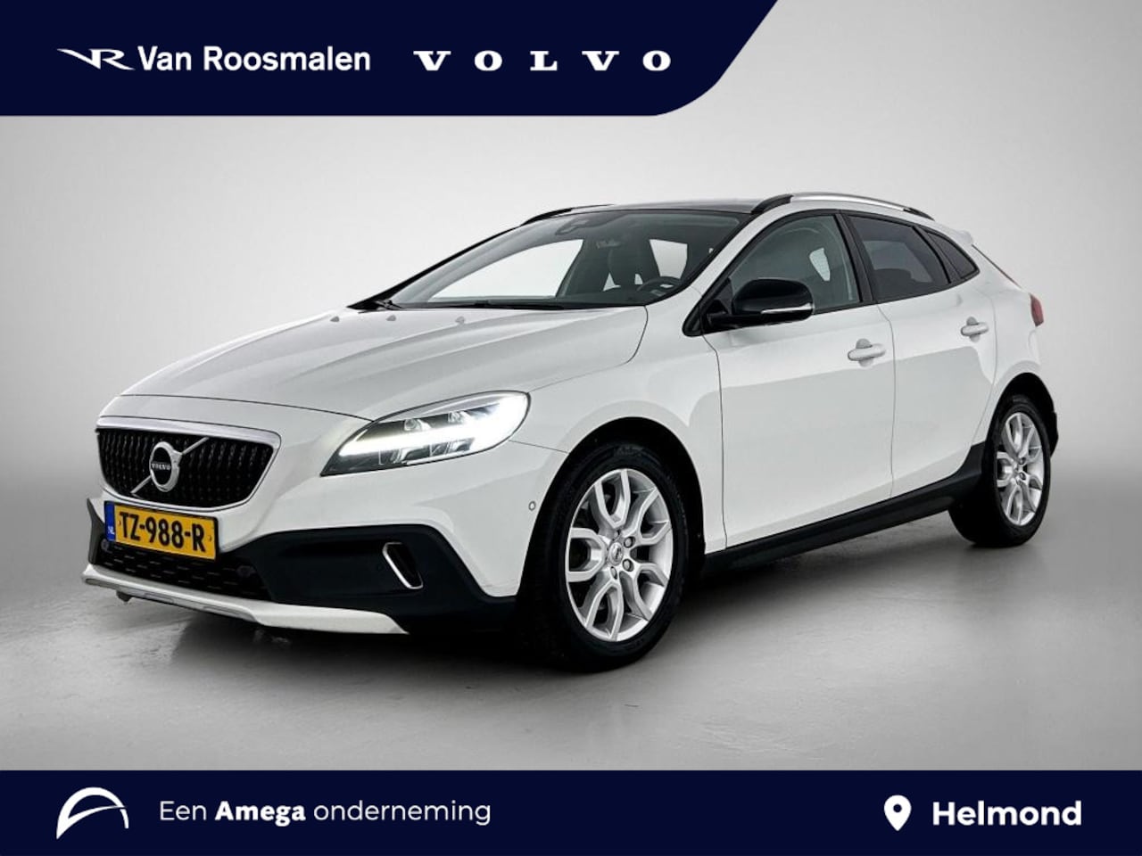 Volvo V40 Cross Country - 1.5 T3 Polar+ Luxury | Trekhaak | Panoramadak | Camera | - AutoWereld.nl
