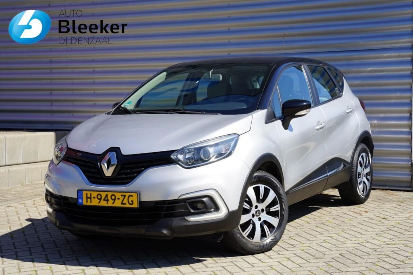 Renault Captur - 0.9 TCE 90PK Zen Airco Cruise Navi Trekhaak BT - AutoWereld.nl