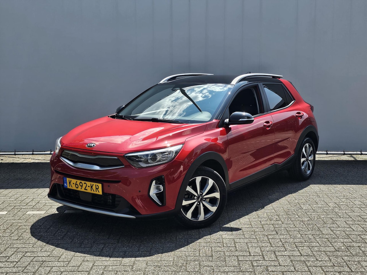 Kia Stonic - 1.0 100pk DynamicPlusLine I Navi I Clima I PDC voor + achter - AutoWereld.nl