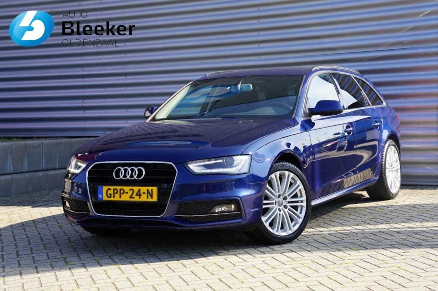 Audi A4 - 1.8 TFSI 120PK Pro Line S Ecc Cruise Trekhaak Leer-alcantara - AutoWereld.nl