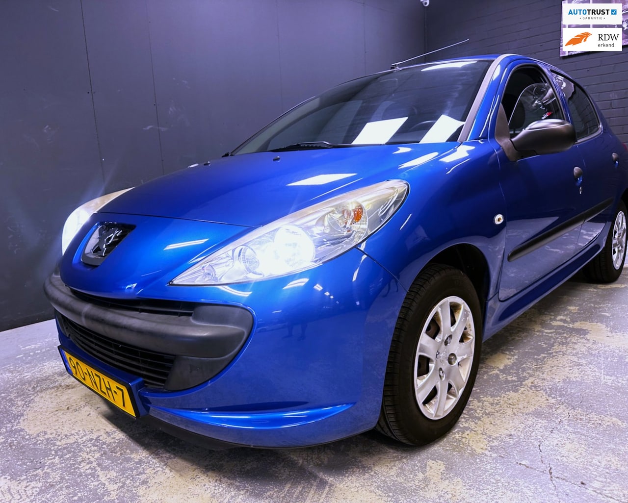 Peugeot 206 - 1.1 XR NL NAP LAGE KM 5DEUR'S APK SEP-2027 RIJKLAAR - AutoWereld.nl