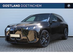 BMW iX - xDrive45 M Sport / Trekhaak / Comfort Access / Adaptieve LED / Stoelventilatie / Harman Ka