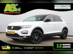 Volkswagen T-Roc - 1.0 TSI Style Business Trekhaak 18 inch Zwarte Velgen Navigatie Carplay Android Airco Adap