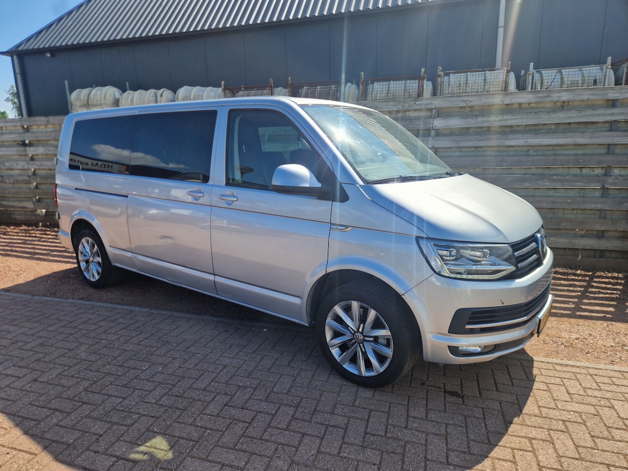 Volkswagen Transporter - 2.0 TDI L2H1 DC Highline Automaat 204 Pk - AutoWereld.nl