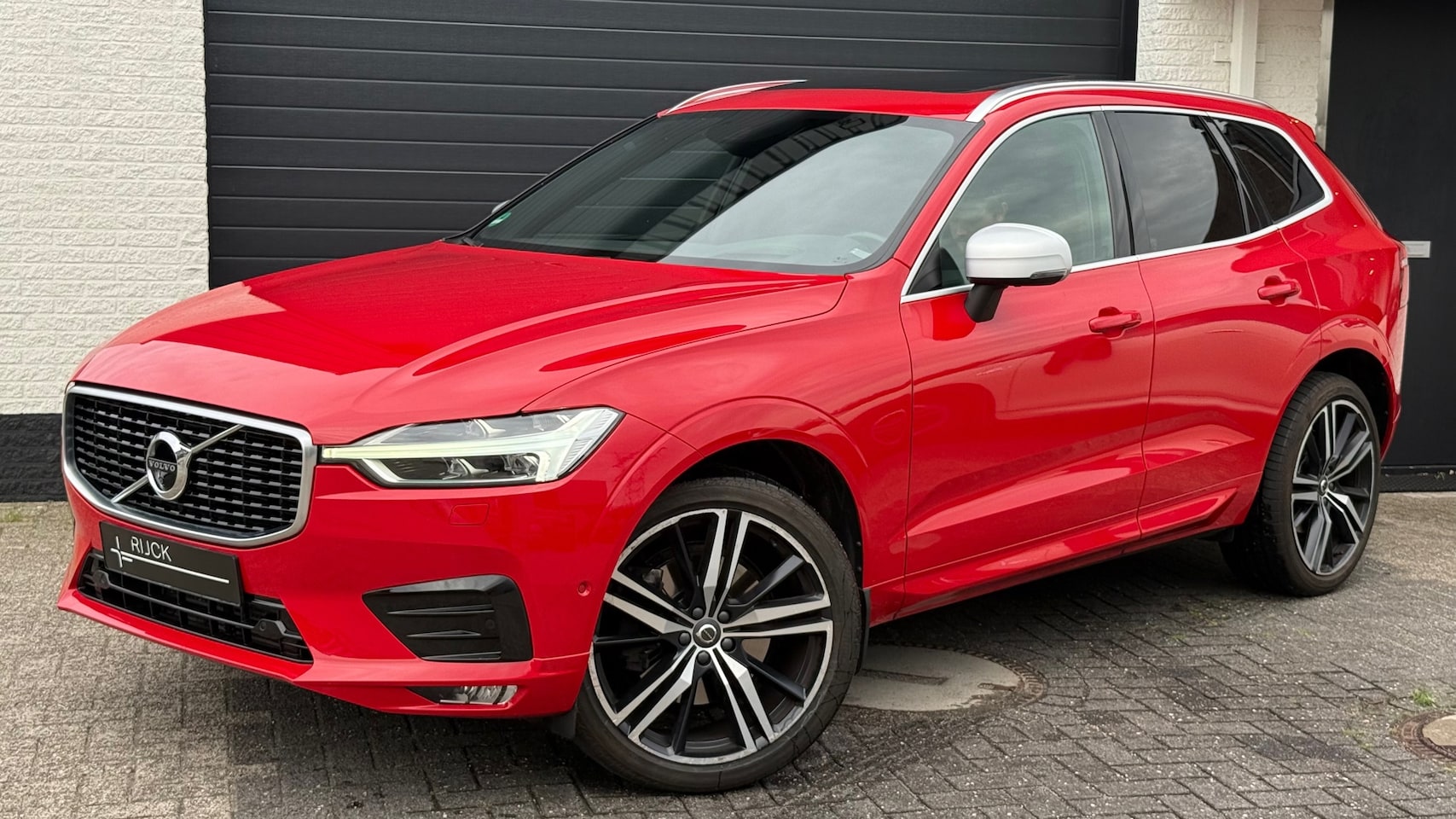 Volvo XC60 - 2.0 T6 AWD R-Design ACC | 360 | Pano | HUD | H&K | Memory | 310 PK - AutoWereld.nl