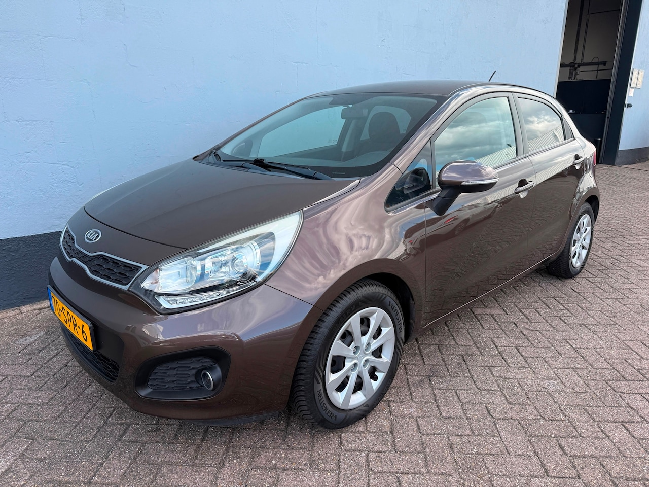 Kia Rio - 1.2 CVVT Plus Pack 5-Deurs - Airco - AutoWereld.nl