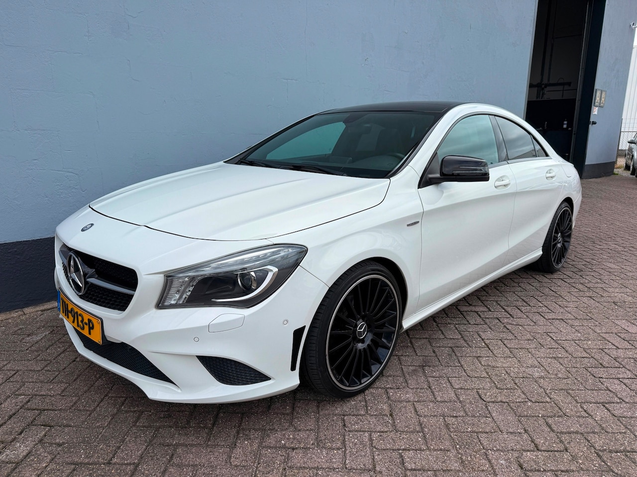 Mercedes-Benz CLA-Klasse - 180 Edition 1 - Panorama Dak - AutoWereld.nl
