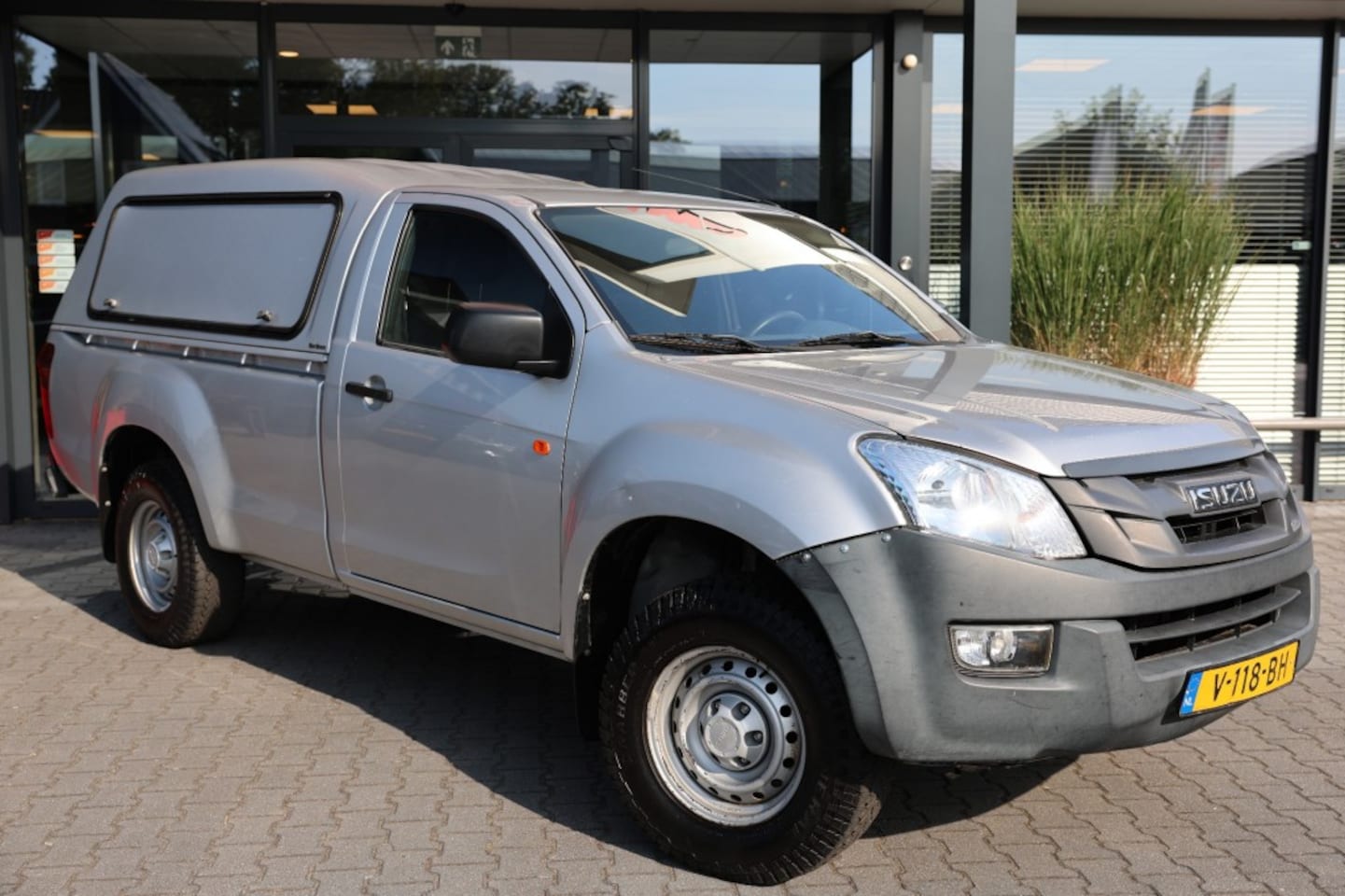 Isuzu D-Max - 2.5 D ENKEL CABIN L 4WD VAN - AutoWereld.nl
