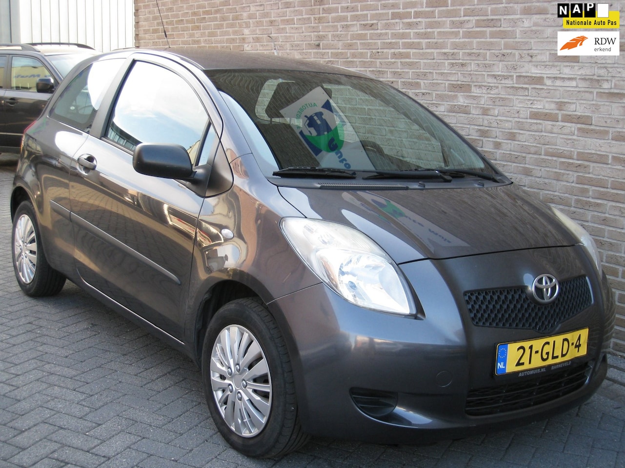 Toyota Yaris - 1.3 VVTi Terra - Airco - Radio-/CD speler - - AutoWereld.nl