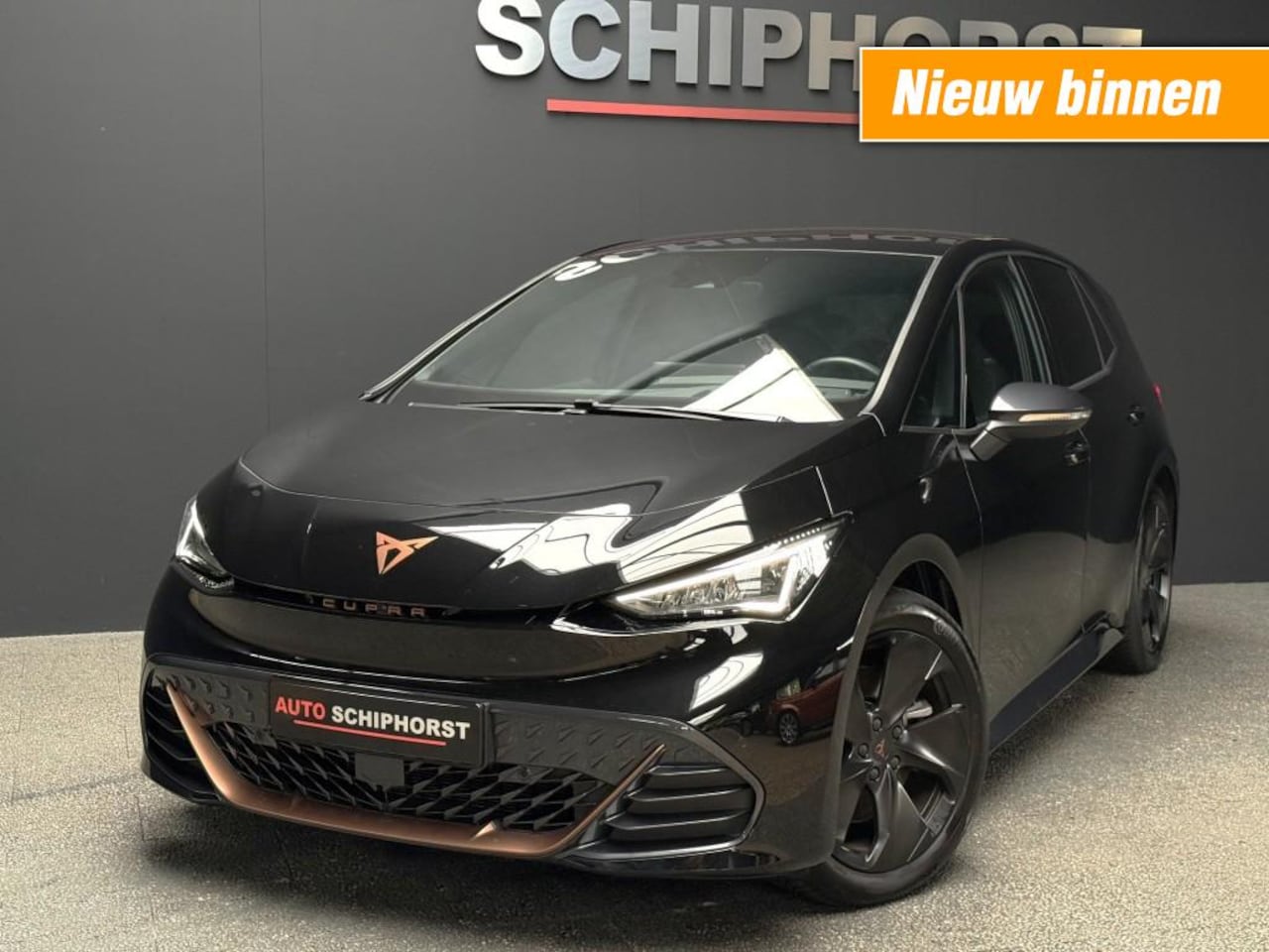 CUPRA Born - CUPRA Born 546 km Limited 84 kw Adaptive cruise control, Achteruitrijcamera,Head-up - AutoWereld.nl