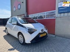 Toyota Aygo - 1.0 VVT-i x-play cabrio, Carplay, Camera, Bluetooth, Navigatie, NAP, 1e eig en Dealer onde