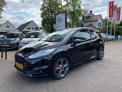 Ford Fiesta - 1.6 ST 182PK / RECARO STOELEN / CAMERA / NAVI / DAB / STOELVERWARMING / CRUISE CTR. / PDC