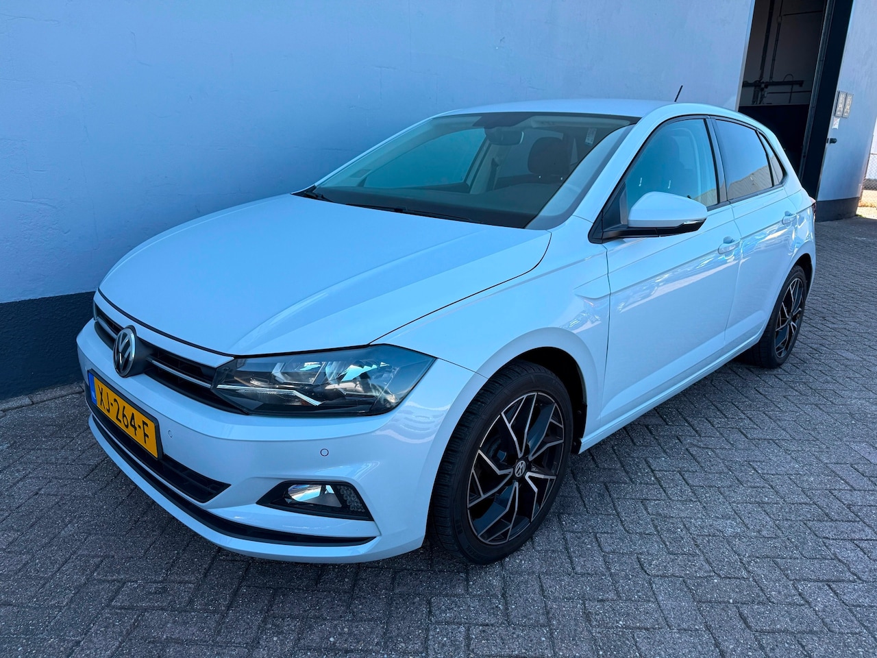 Volkswagen Polo - Comfortline - Airco - Cruise - Carplay - AutoWereld.nl