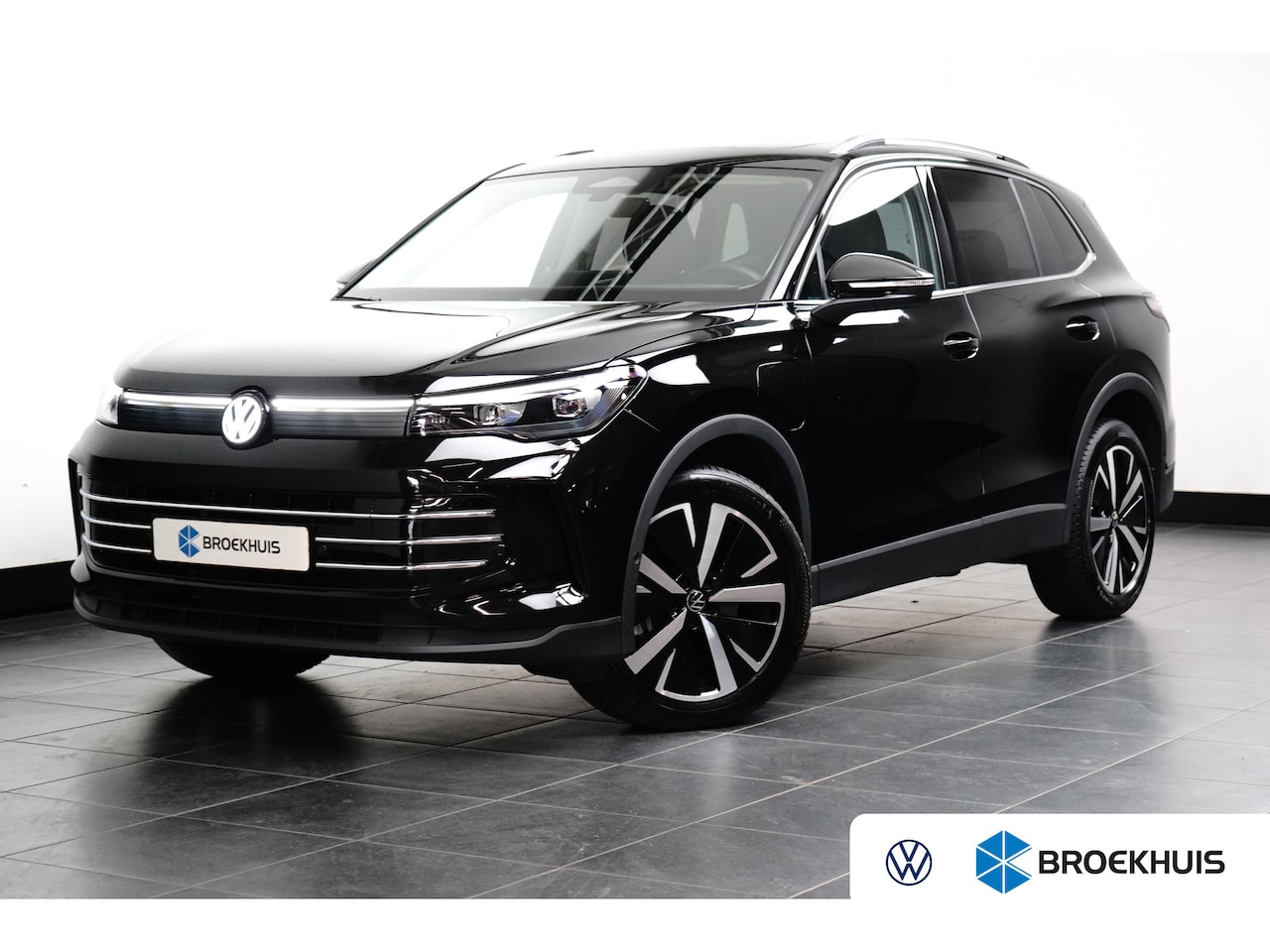 Volkswagen Tiguan - 1.5 TSI eHybrid 204PK DSG-6 Elegance | PANORAMADAK | CAMERA | ELEKTR. A. KLEP | HUD | MASS - AutoWereld.nl