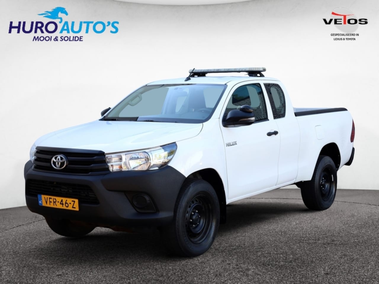 Toyota HiLux - 2.4 D-4D 4x4 Xtra Cab Cool Comfort | Airco | Cruise | Trekhaak - AutoWereld.nl