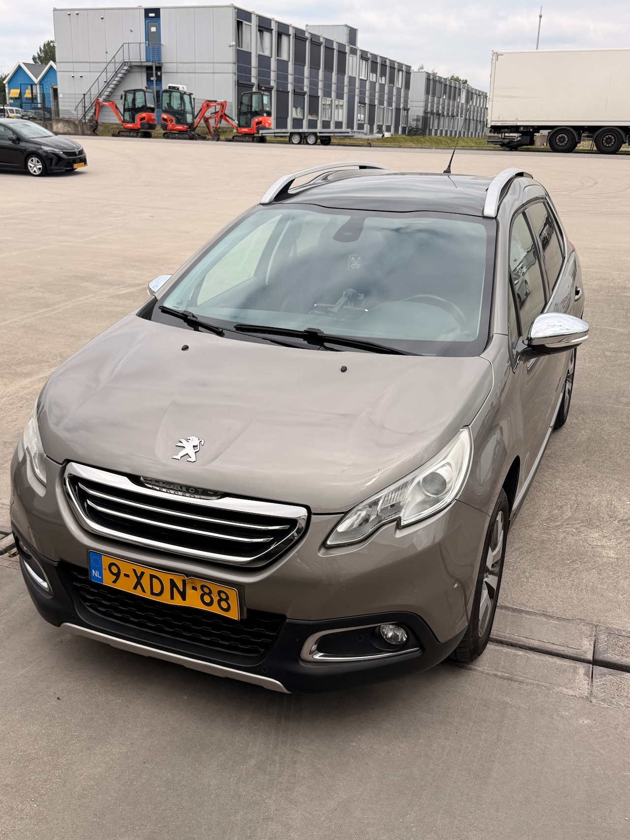 Peugeot 2008 - 1.2 VTi Active Pack Premium - AutoWereld.nl