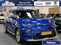 Kia e-Soul - ExecutiveLine 64kWh 204PK Automaat | SOH 100% | Leder | Navigatie | Head-Up display | Schu
