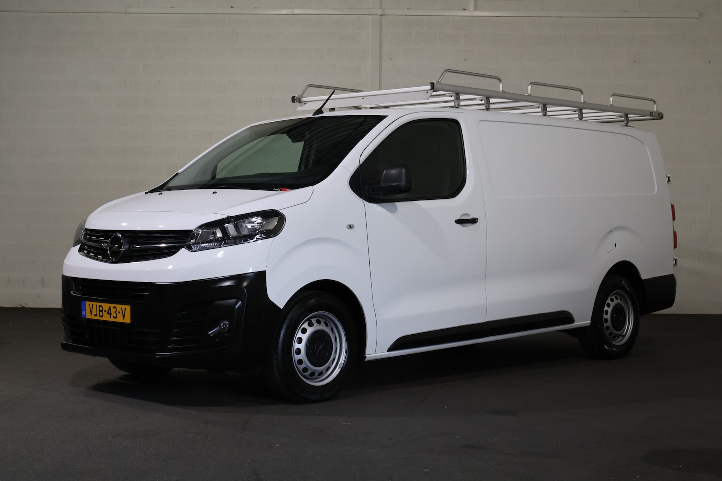 Opel Vivaro - 2.0 CDTI L2H1 Edition Airco Imperiaal - AutoWereld.nl
