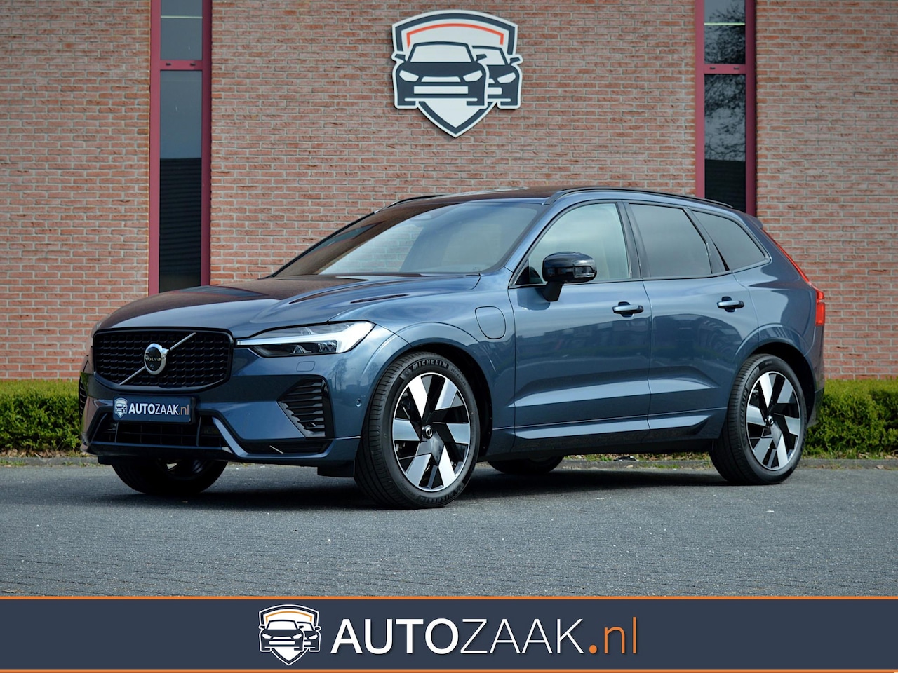 Volvo XC60 - T6 Recharge AWD Plus Dark | Trekhaak | SOH 100% - AutoWereld.nl