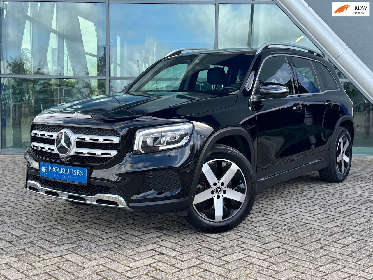 Mercedes-Benz GLB - 200 Business Solution AMG 7p. Automaat / 163pk / Stoelverwarming / Camera - AutoWereld.nl