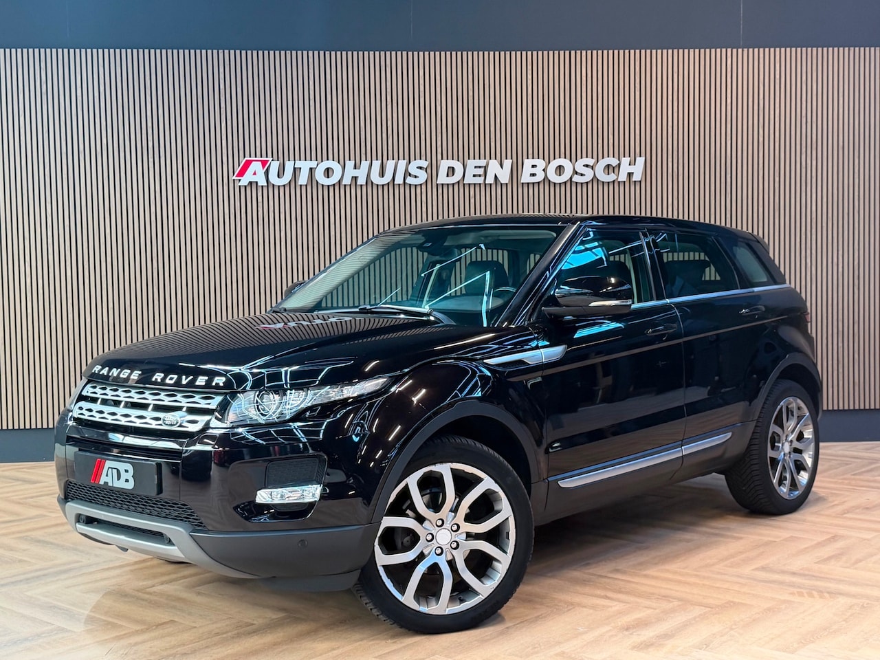 Land Rover Range Rover Evoque - 2.0 Si 4WD Prestige - Pano - AutoWereld.nl