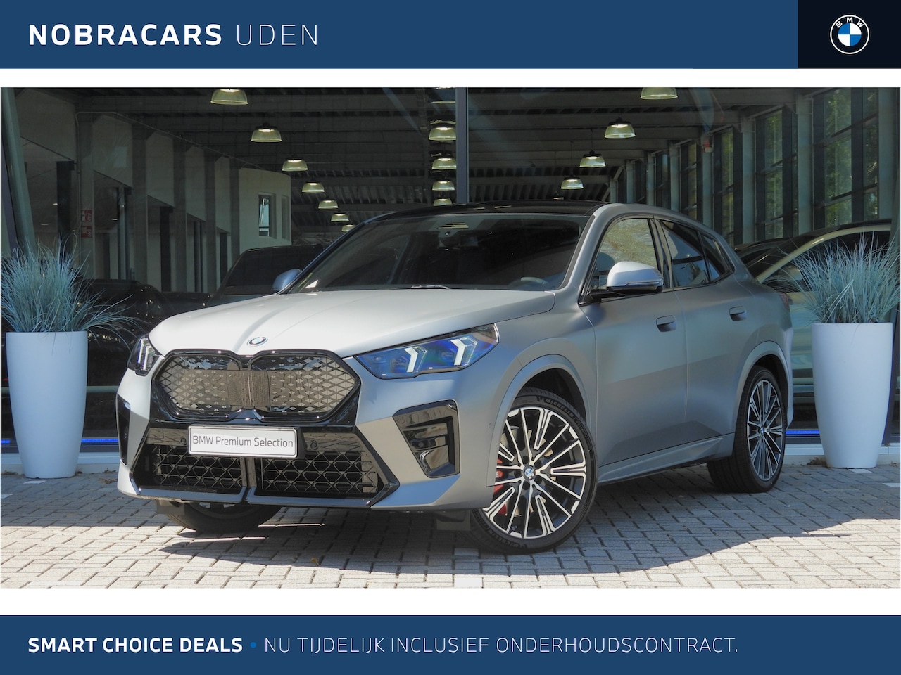 BMW iX2 - xDrive30 M Sport / Panoramadak / Achteruitrijcamera / Sportstoelen / Adaptieve LED / Comfo - AutoWereld.nl