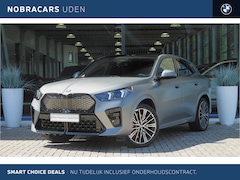 BMW iX2 - xDrive30 M Sport / Panoramadak / Achteruitrijcamera / Sportstoelen / Adaptieve LED / Comfo